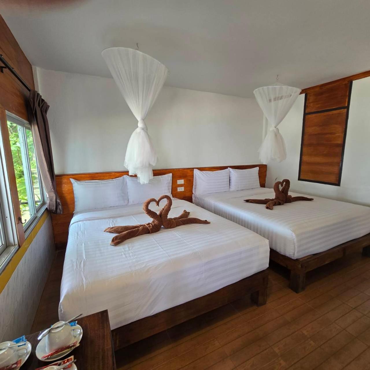 Phi Phi Private Beach Resort Bagian luar foto