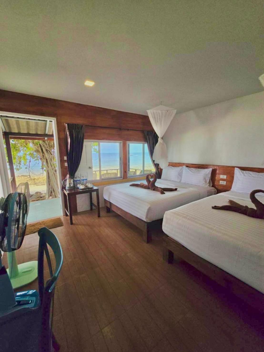 Phi Phi Private Beach Resort Bagian luar foto