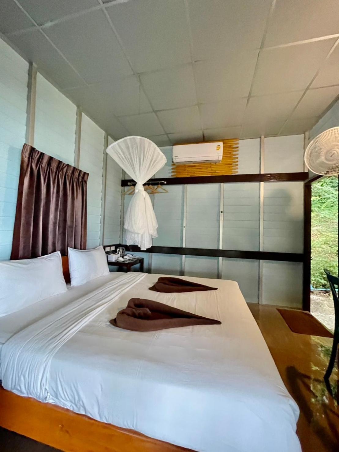 Phi Phi Private Beach Resort Bagian luar foto